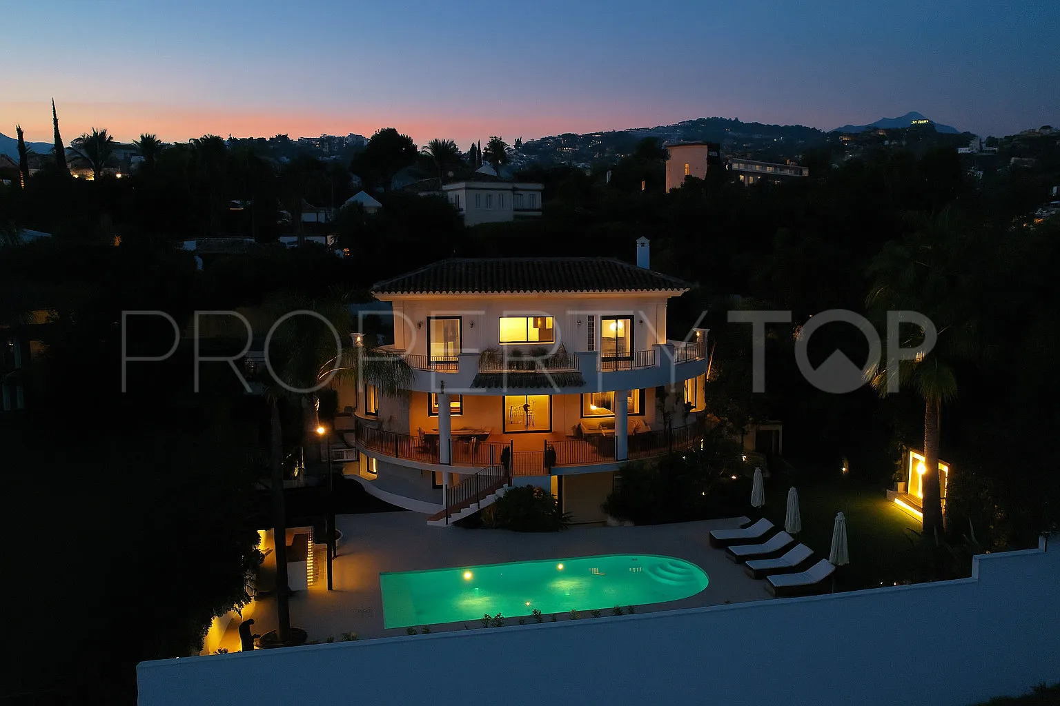 Comprar villa en La Quinta