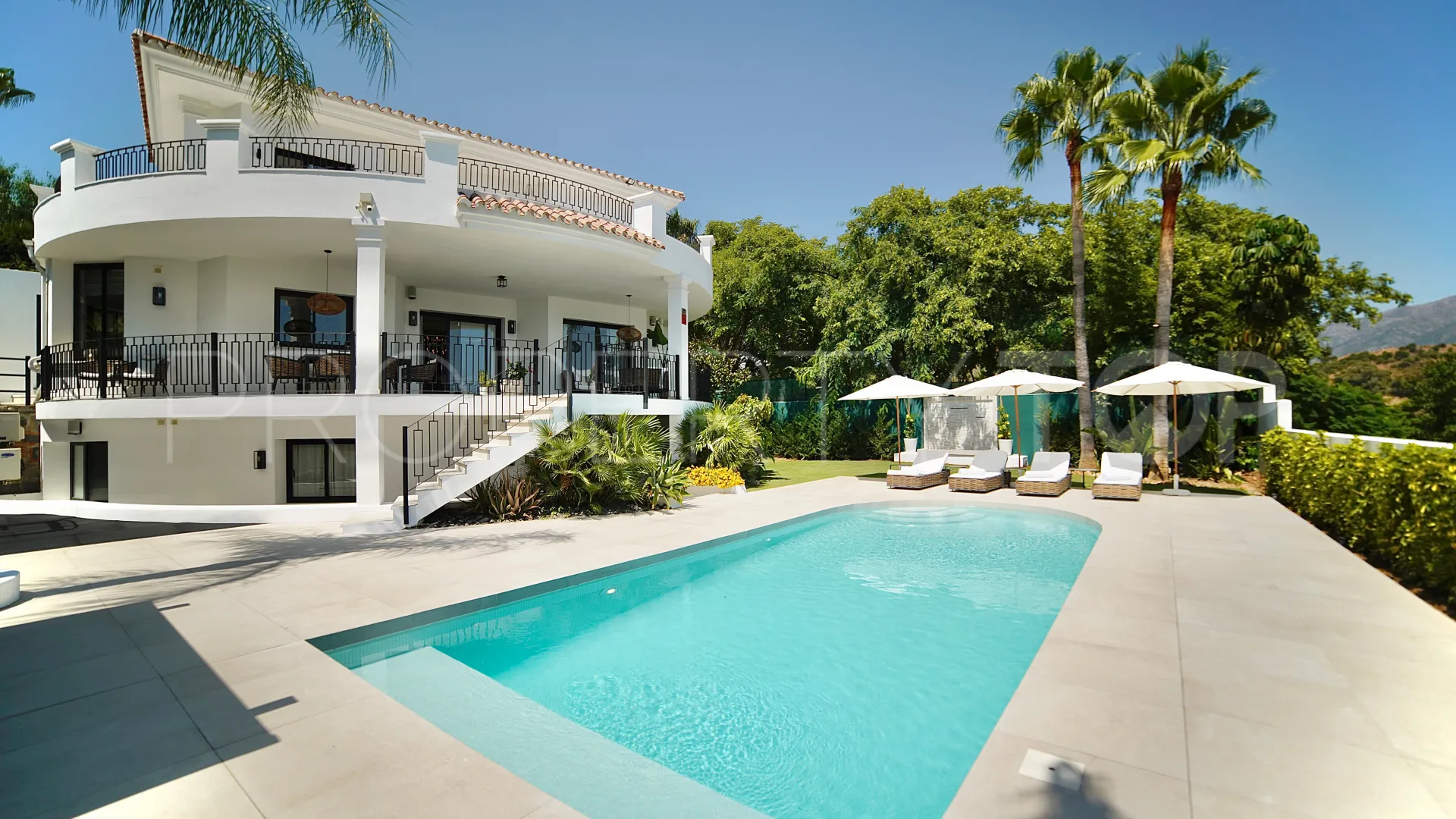 Comprar villa en La Quinta