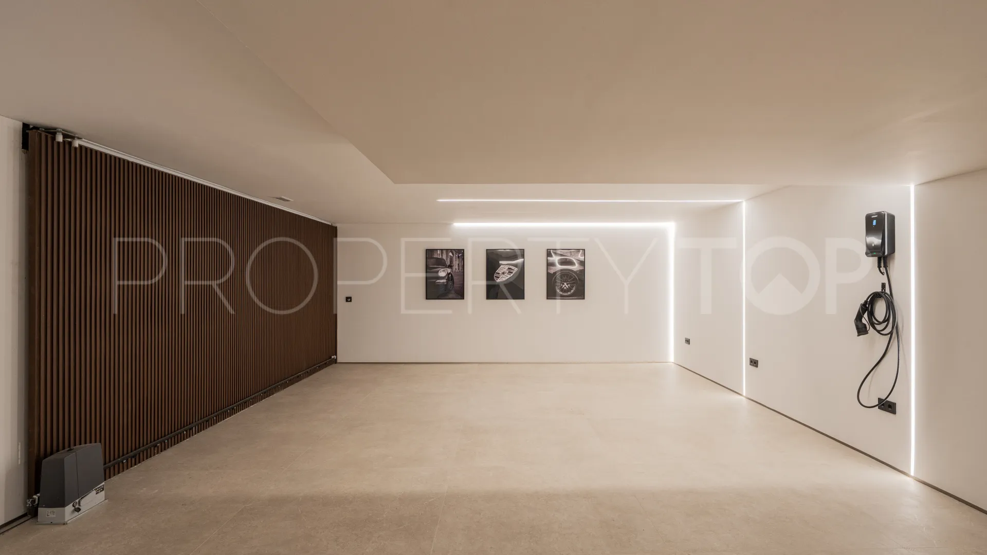 6 bedrooms villa in La Quinta for sale