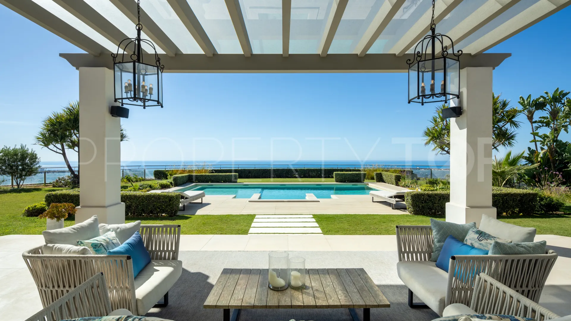 Villa with 7 bedrooms for sale in Monte Halcones