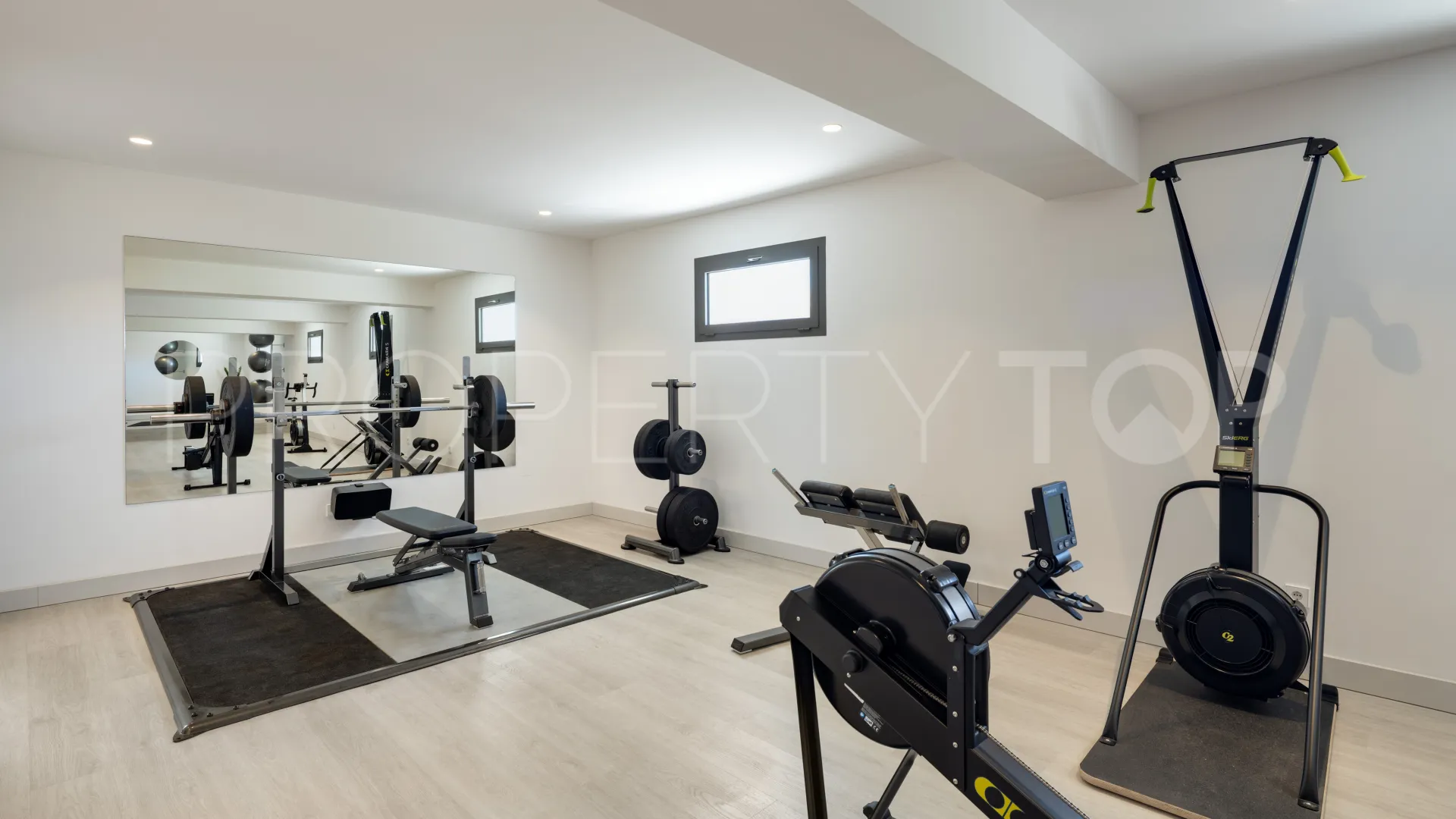 Villa with 7 bedrooms for sale in Monte Halcones