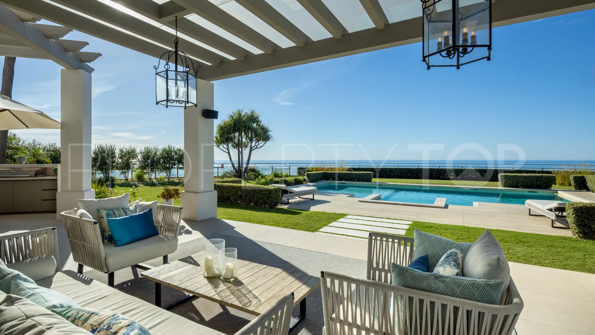 Villa with 7 bedrooms for sale in Monte Halcones