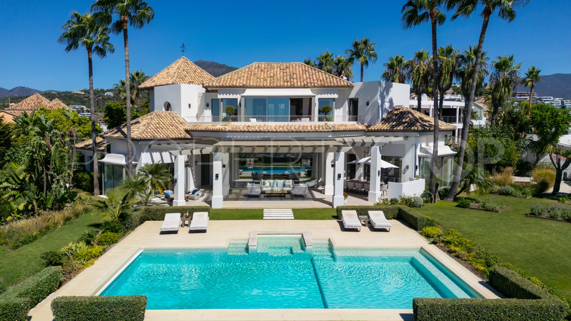 Villa with 7 bedrooms for sale in Monte Halcones