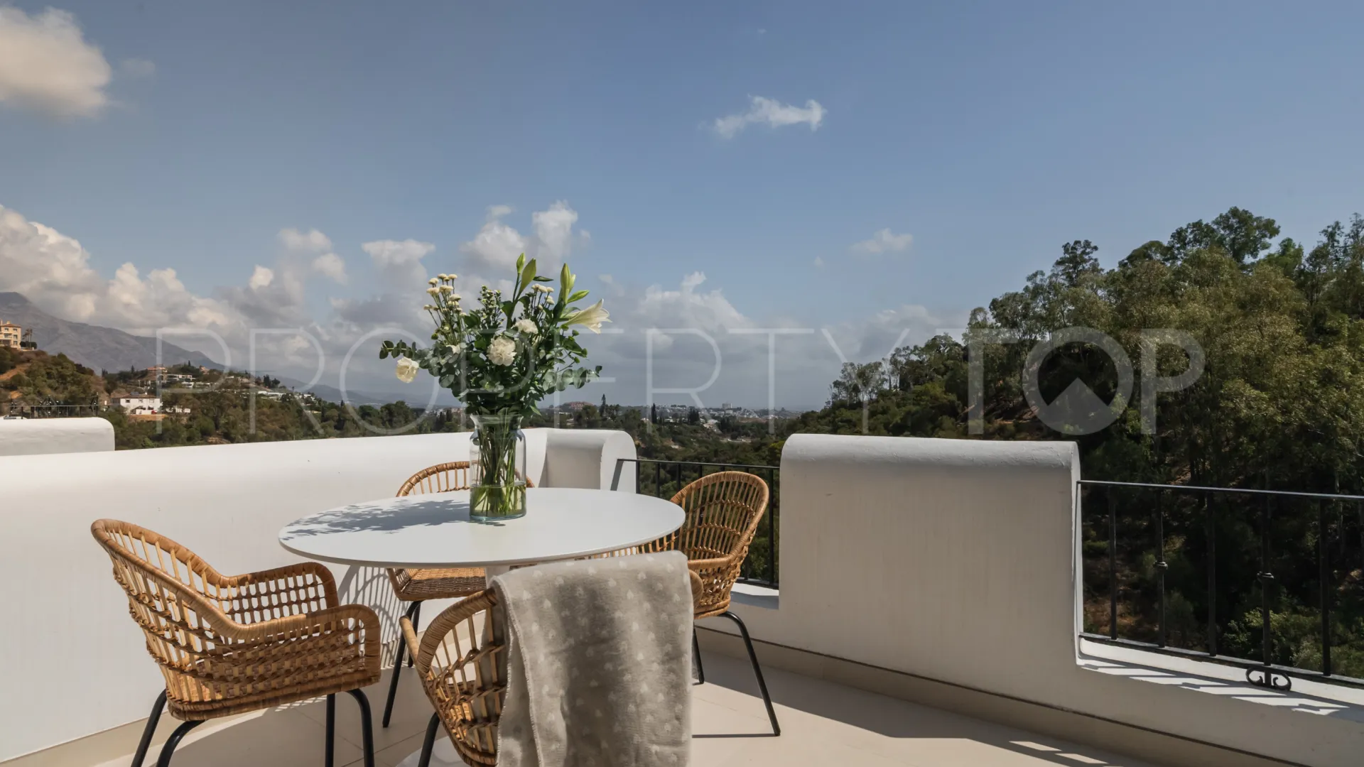Apartamento en venta de 3 dormitorios en Los Almendros