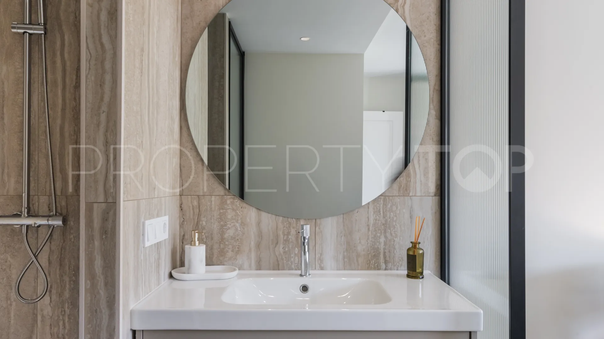 Apartamento en venta de 3 dormitorios en Los Almendros