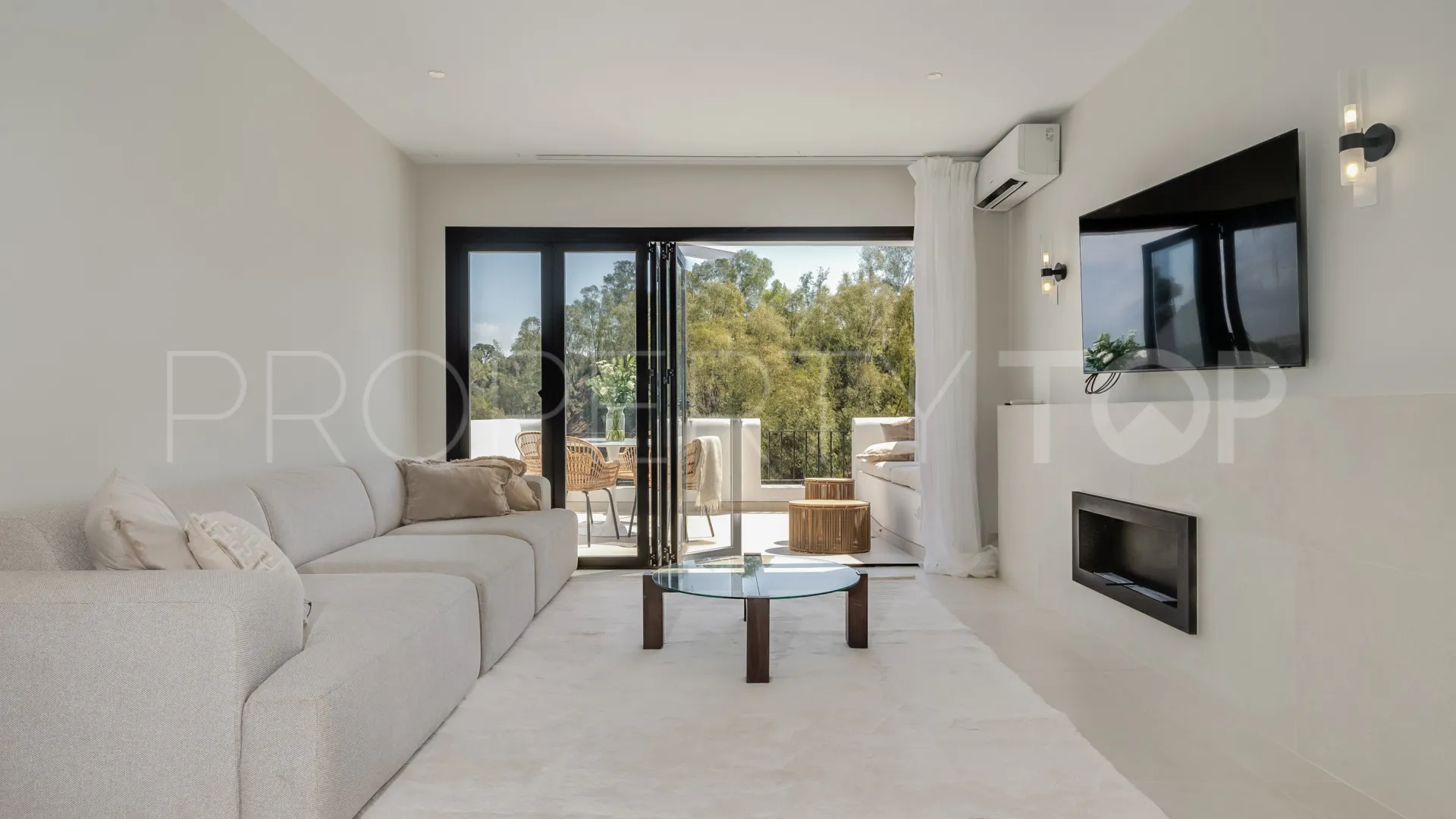 Apartamento en venta de 3 dormitorios en Los Almendros