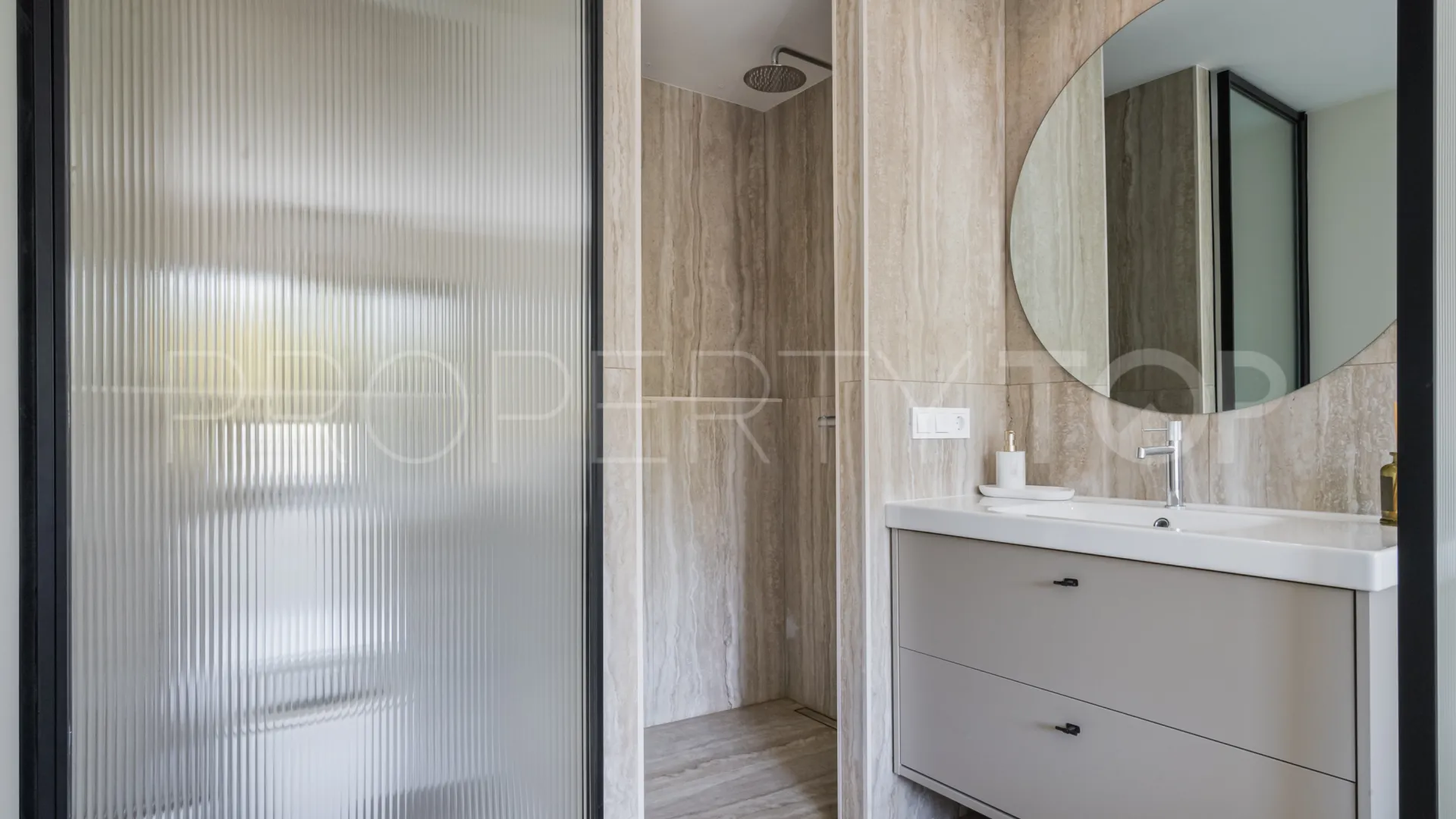 Apartamento en venta de 3 dormitorios en Los Almendros