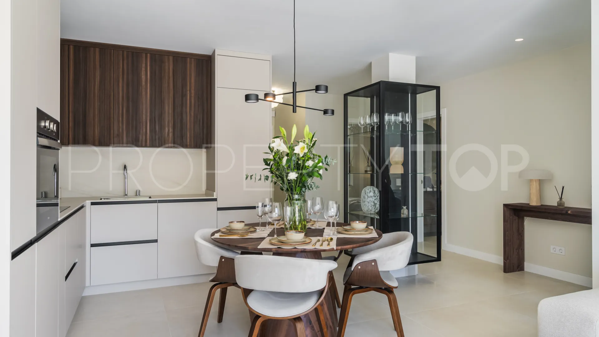 Apartamento en venta de 3 dormitorios en Los Almendros