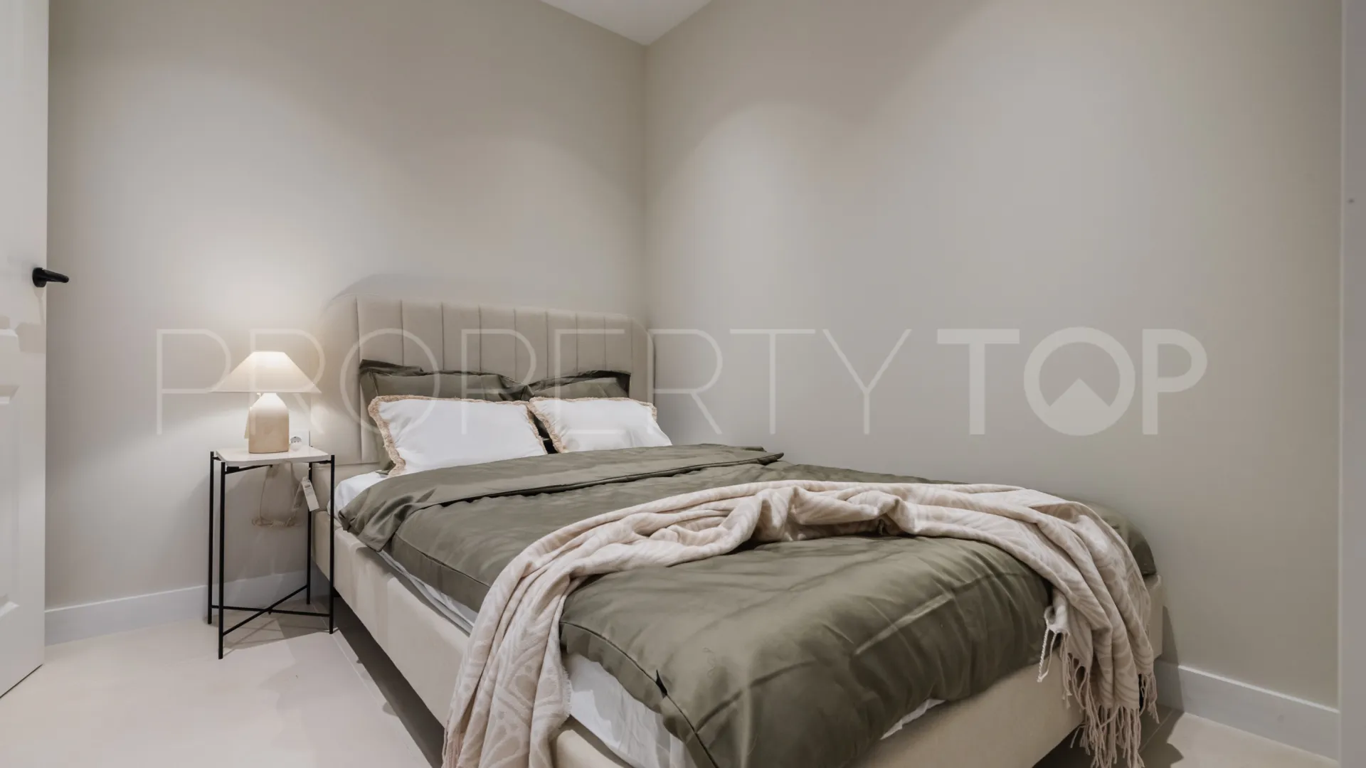 Apartamento en venta de 3 dormitorios en Los Almendros