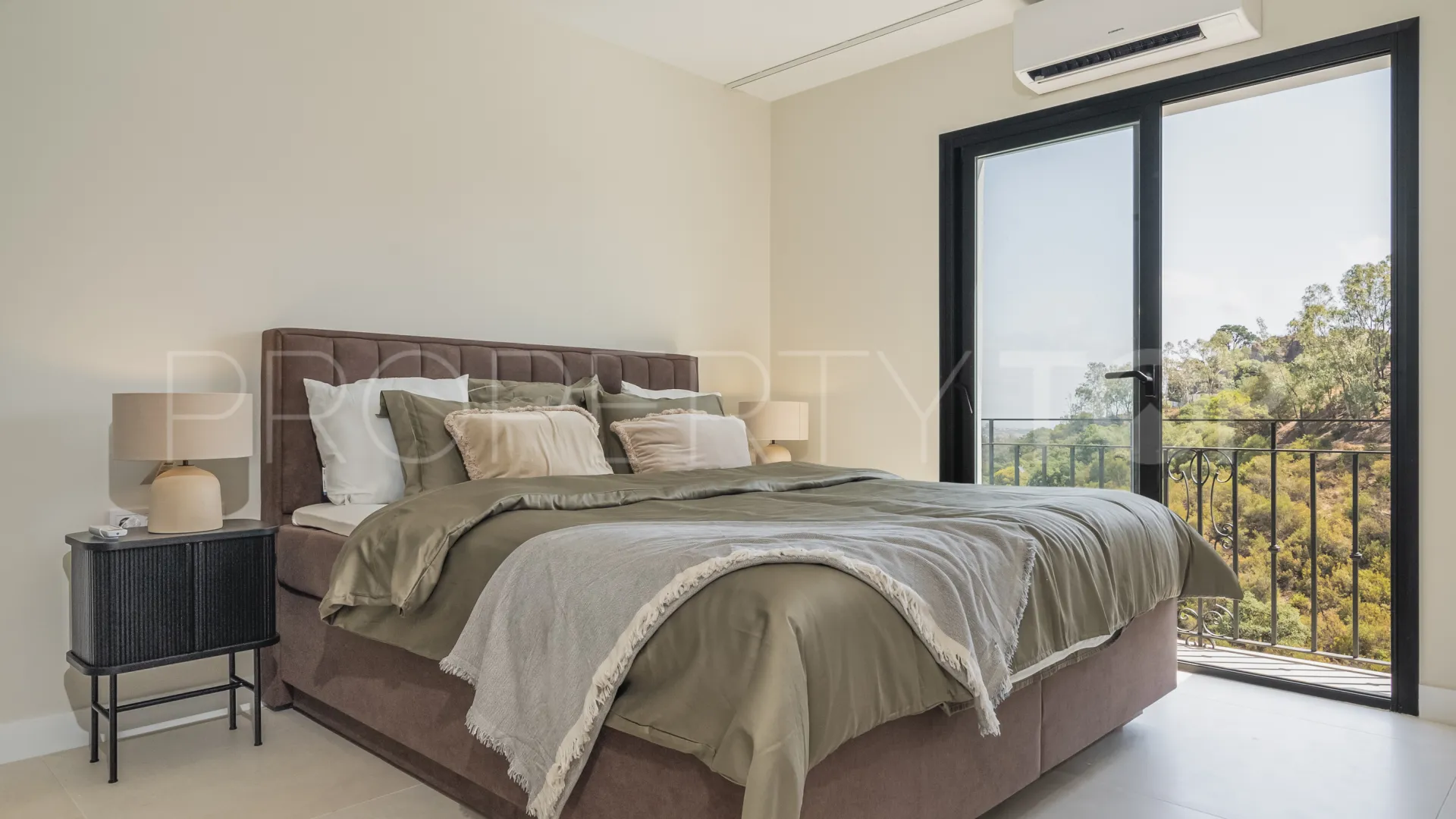 Apartamento en venta de 3 dormitorios en Los Almendros