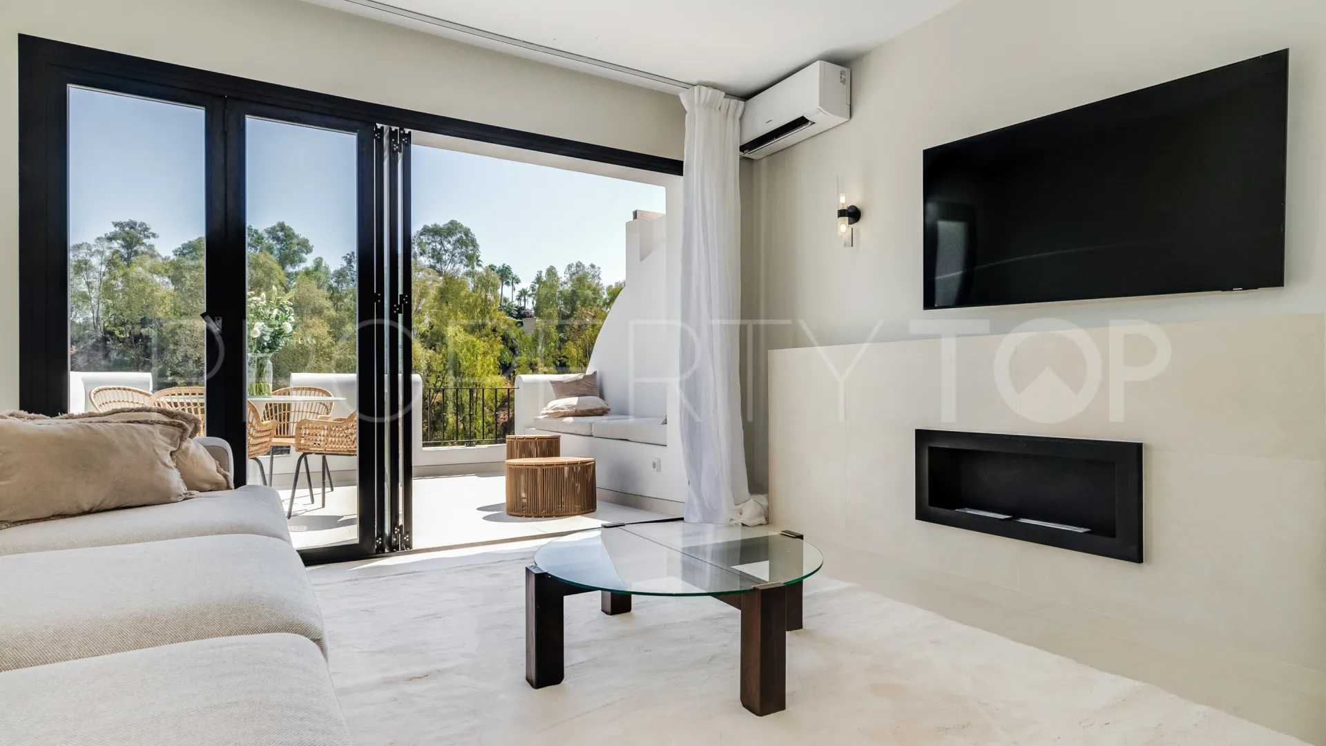 Apartamento en venta de 3 dormitorios en Los Almendros