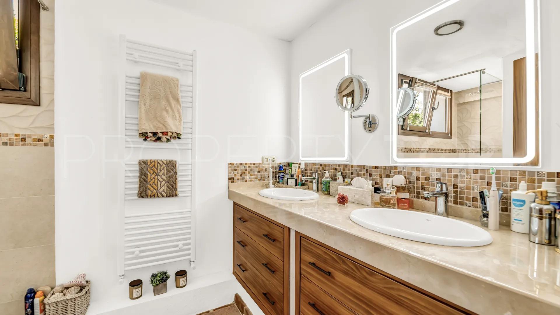 Comprar villa en Elviria