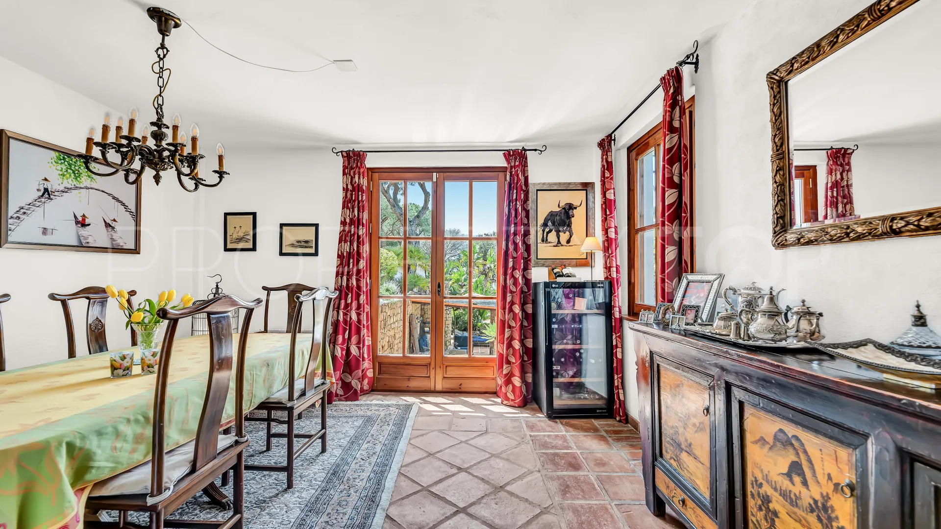 Comprar villa en Elviria