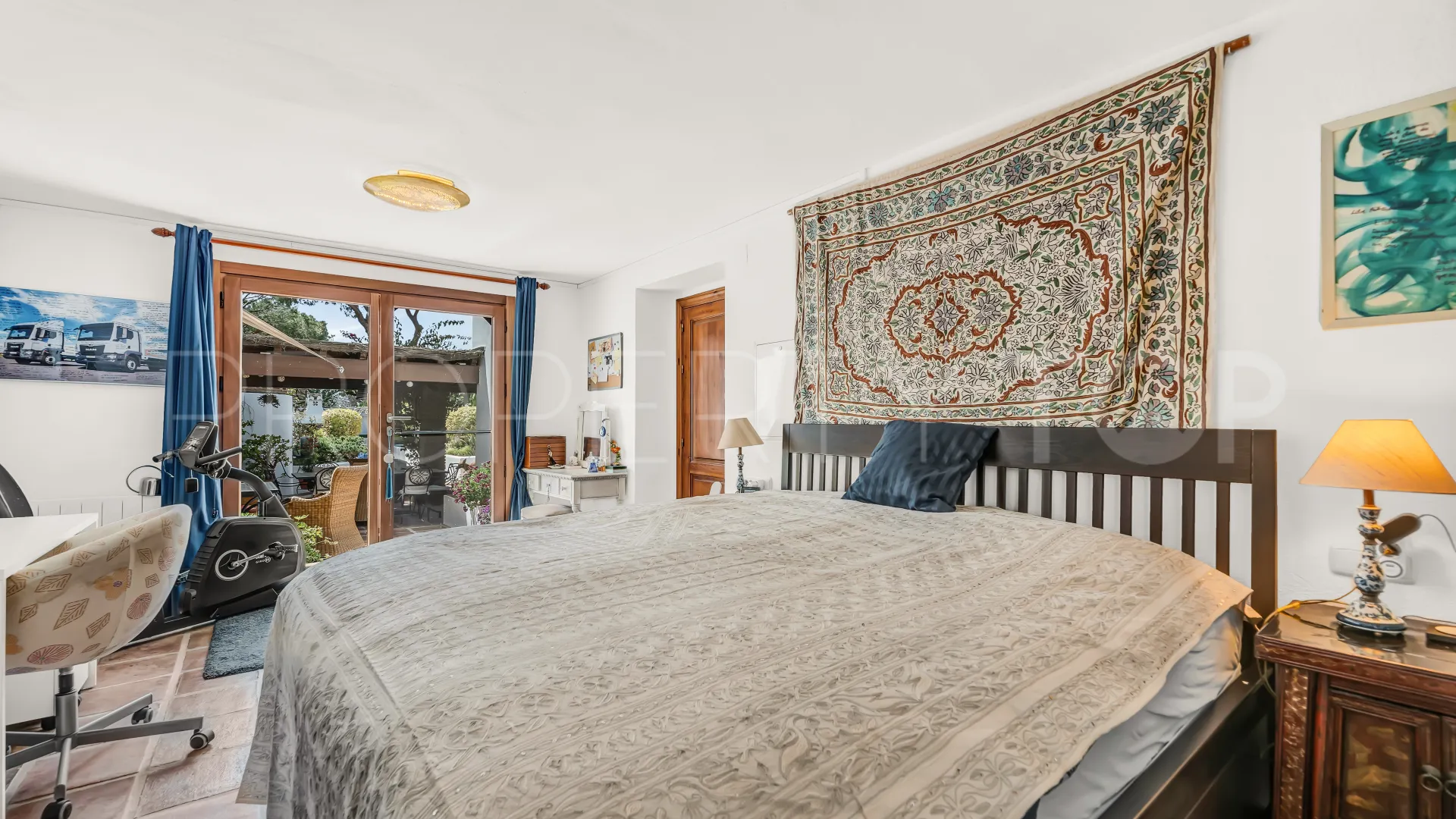 Comprar villa en Elviria