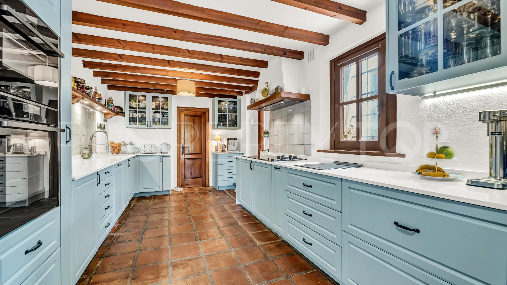 Comprar villa en Elviria