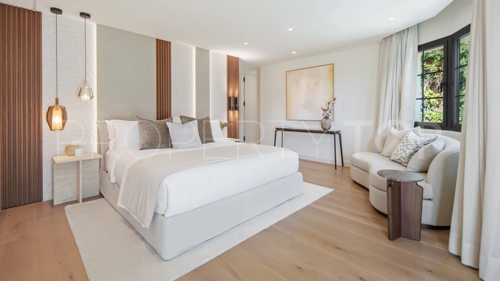 Villa con 6 dormitorios en venta en Nueva Andalucia