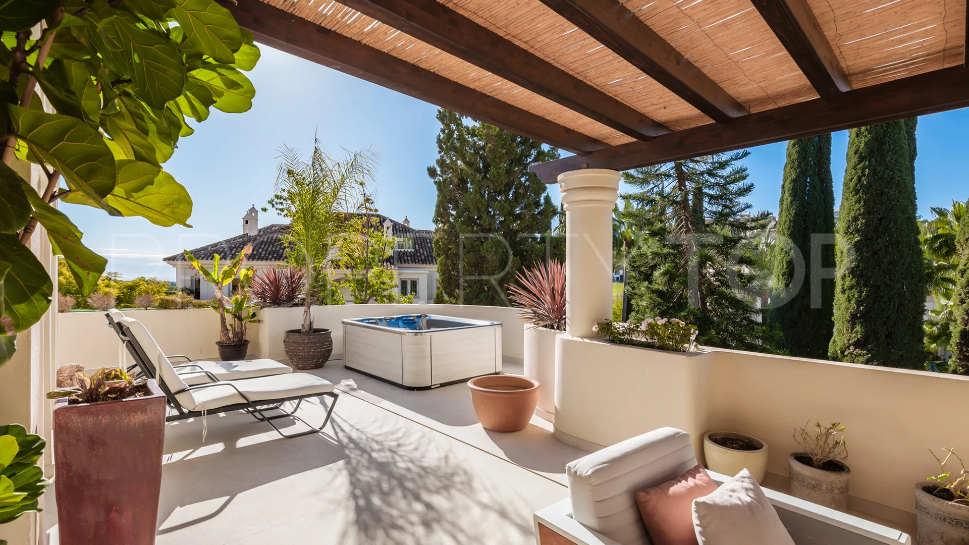 3 bedrooms duplex penthouse in Las Alamandas for sale