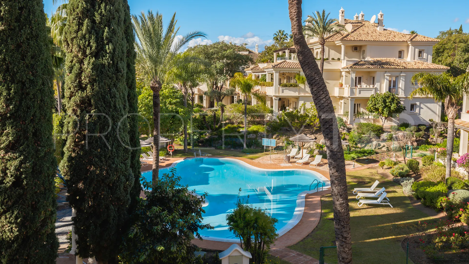 3 bedrooms duplex penthouse in Las Alamandas for sale