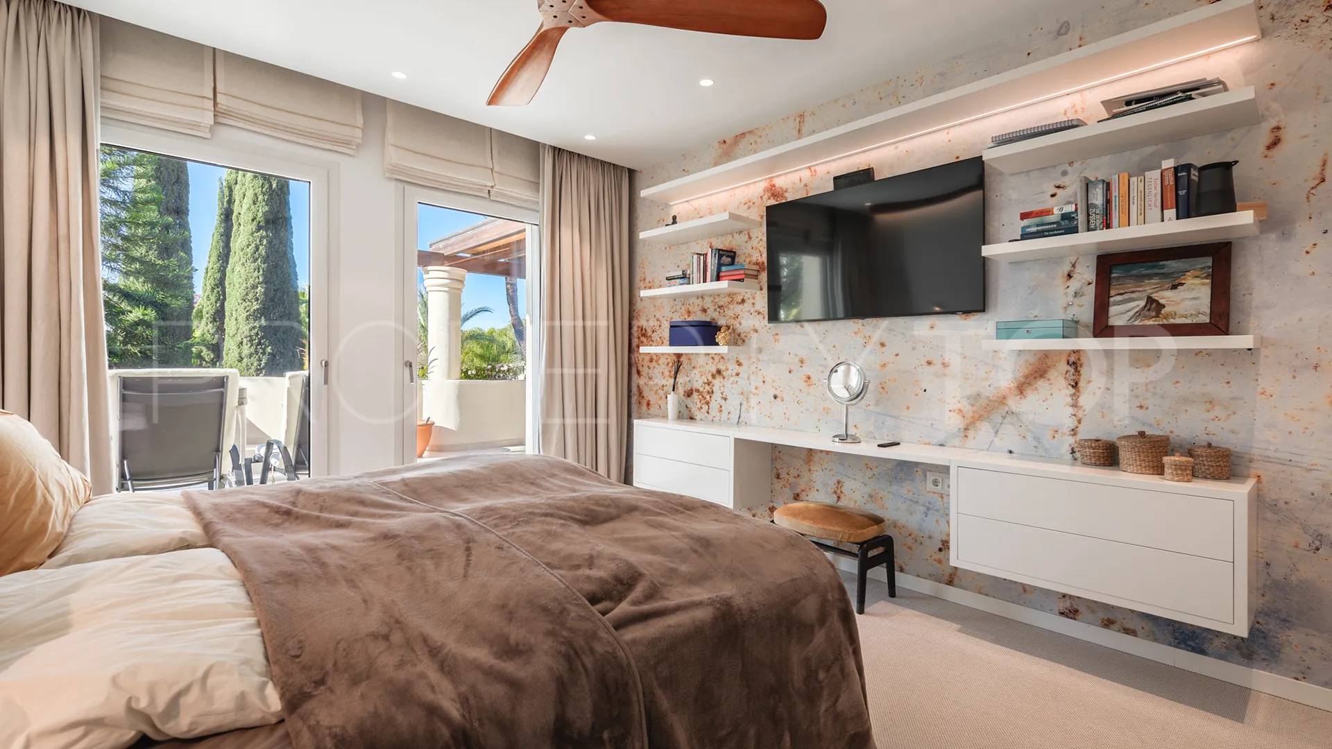 3 bedrooms duplex penthouse in Las Alamandas for sale