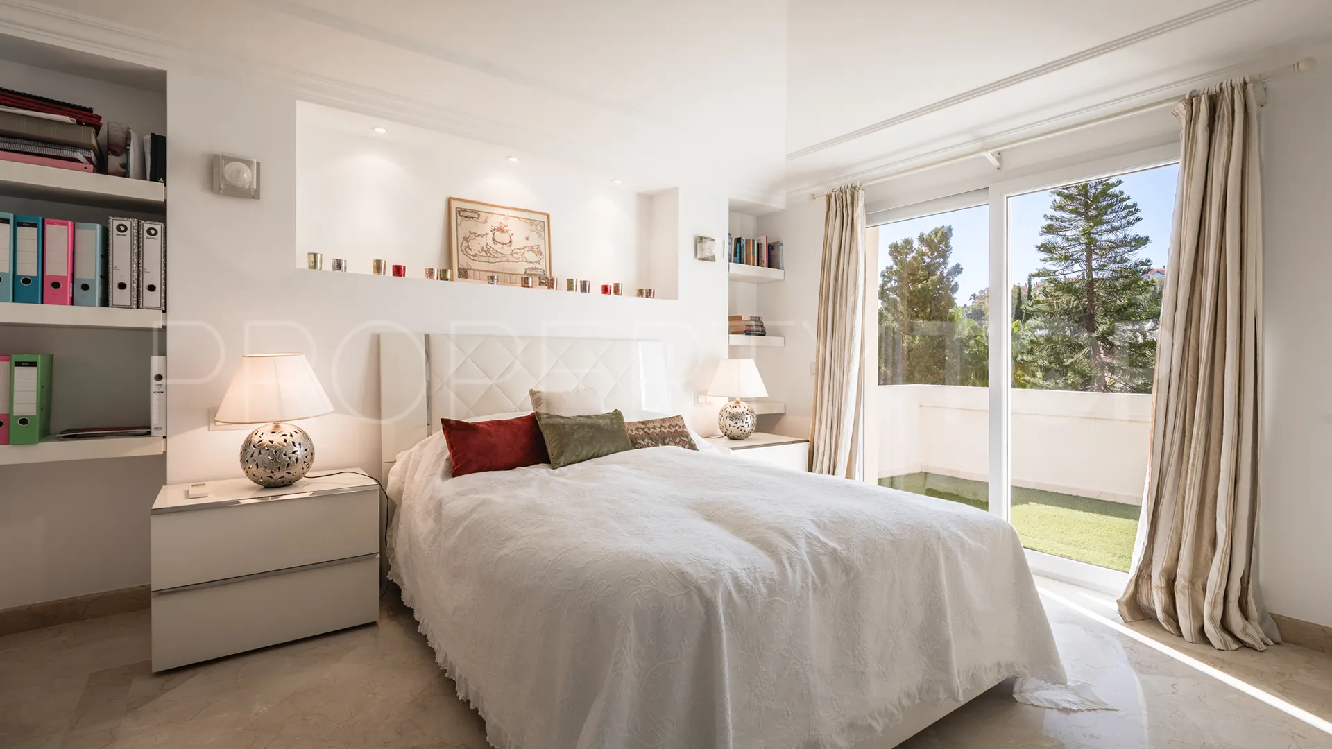 3 bedrooms duplex penthouse in Las Alamandas for sale