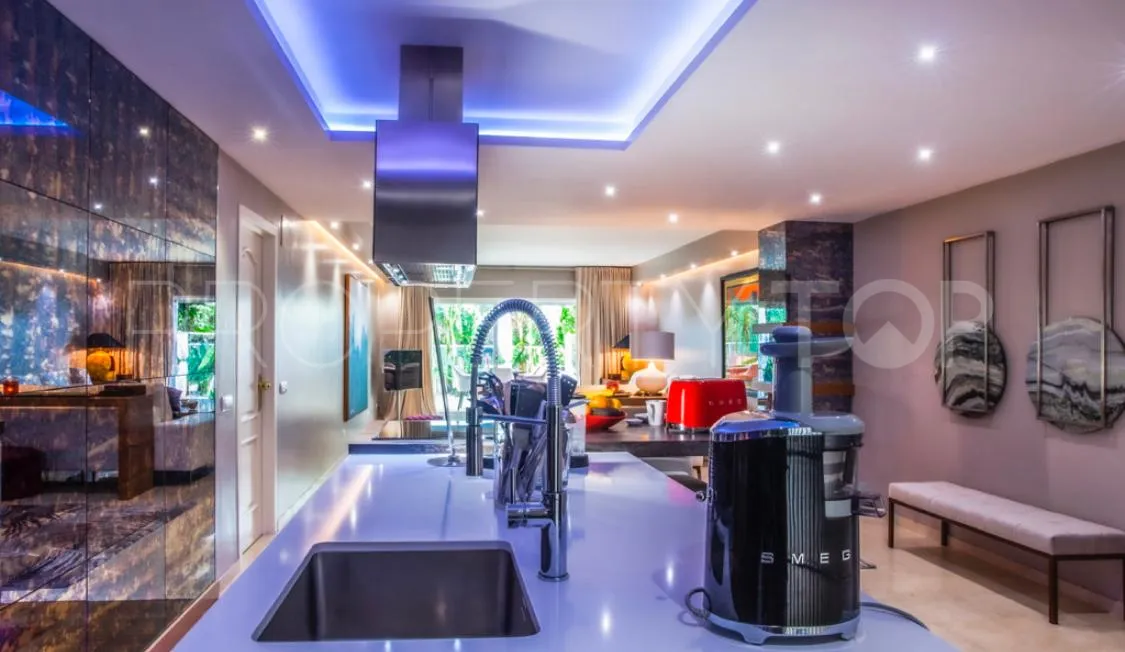 Buy apartment in Las Lomas del Marbella Club