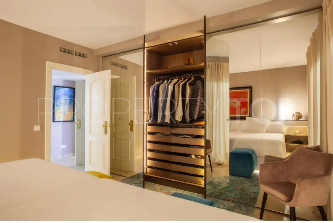 Buy apartment in Las Lomas del Marbella Club