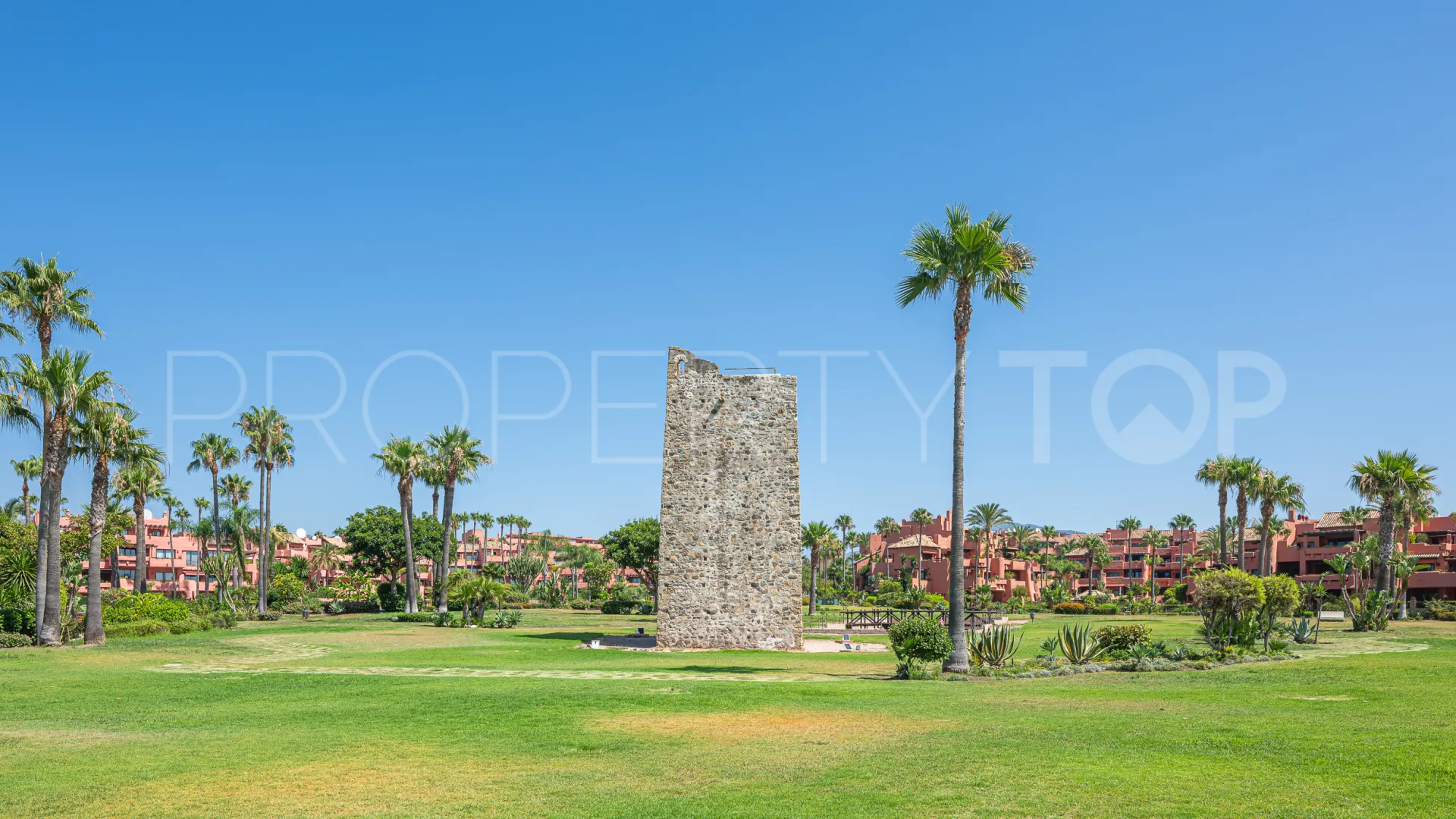 For sale duplex penthouse with 3 bedrooms in Torre Bermeja
