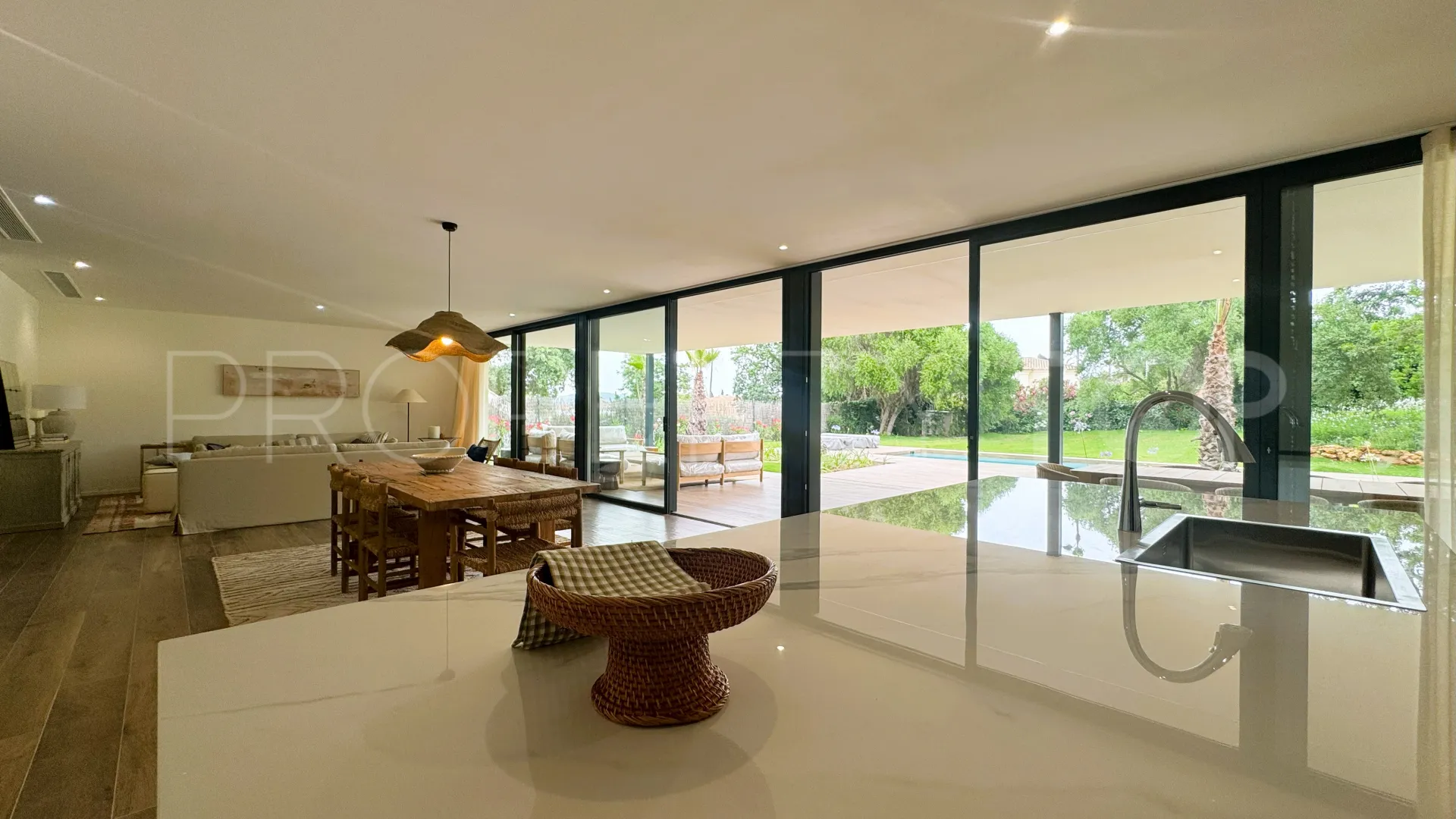 Sotogrande Costa, villa de 5 dormitorios en venta