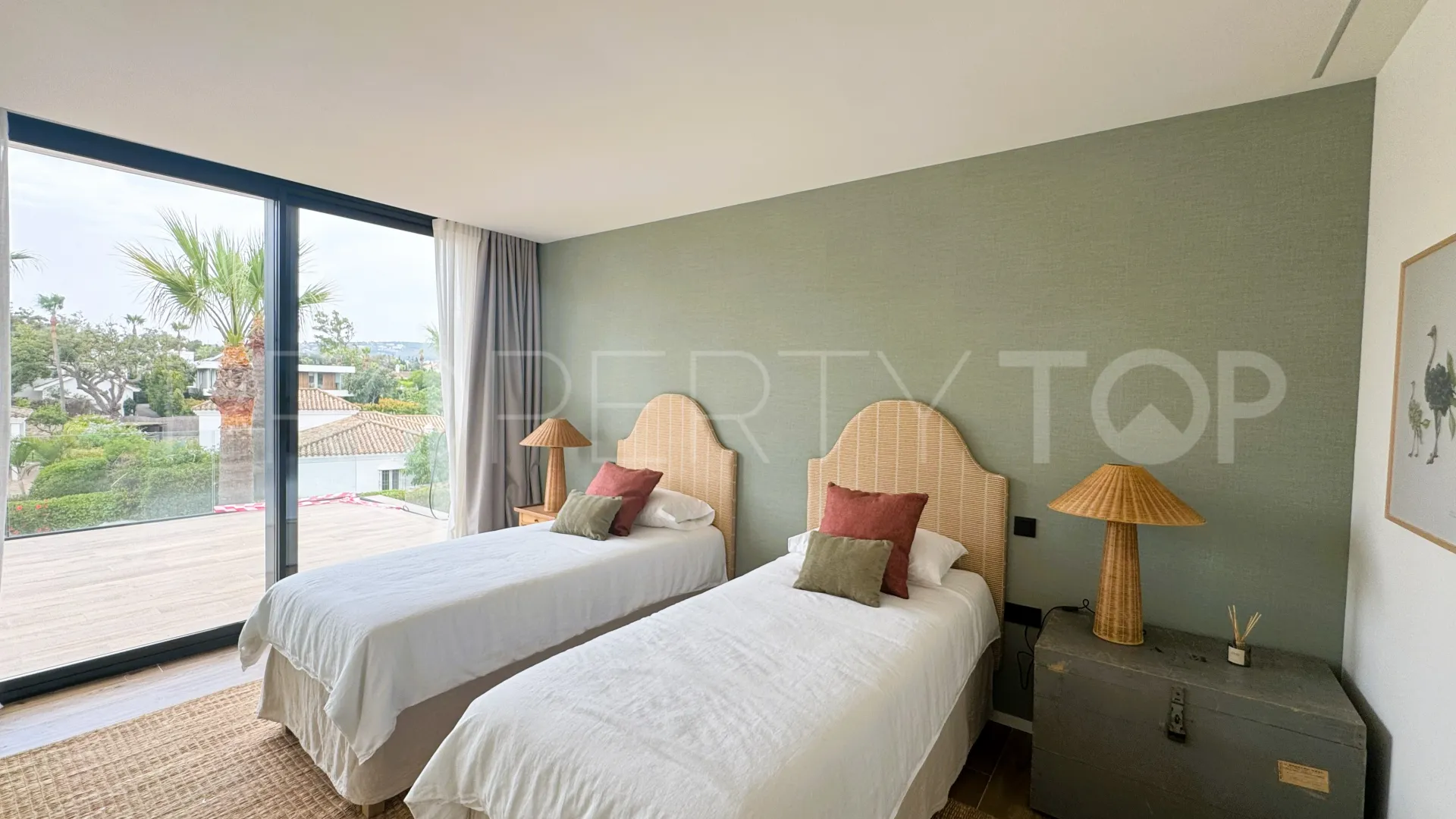 Sotogrande Costa, villa de 5 dormitorios en venta