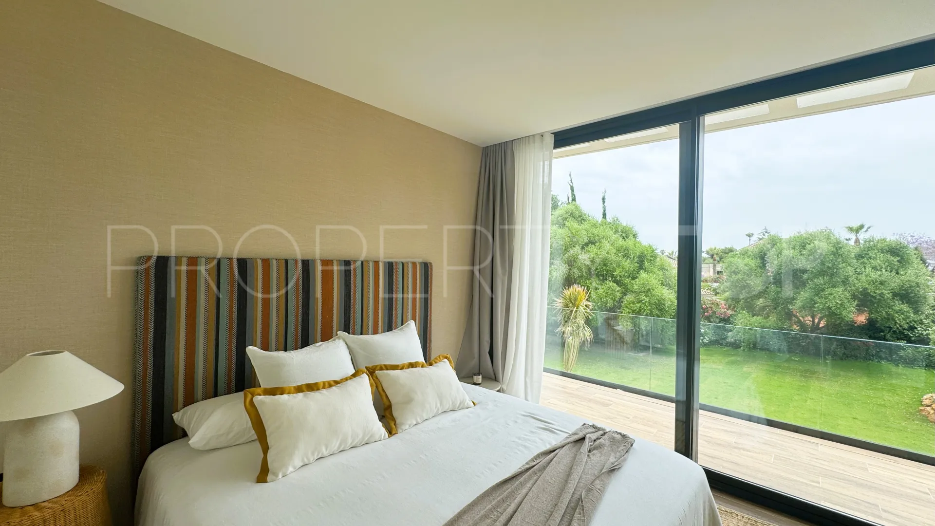 Sotogrande Costa, villa de 5 dormitorios en venta