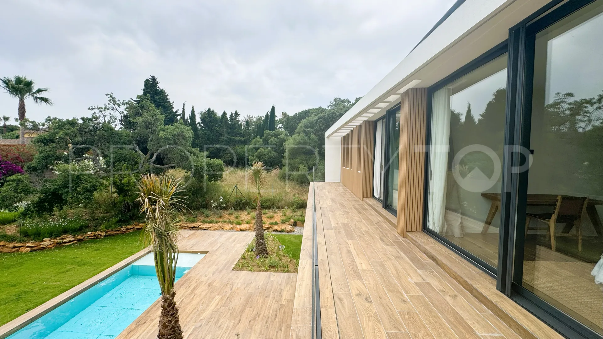 Sotogrande Costa, villa de 5 dormitorios en venta