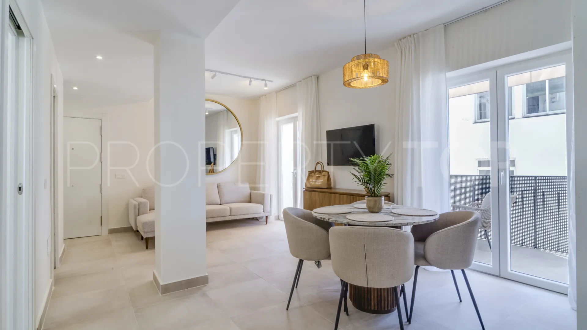Apartment for sale in Estepona Puerto