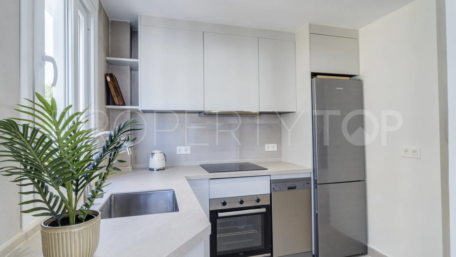 Apartment for sale in Estepona Puerto