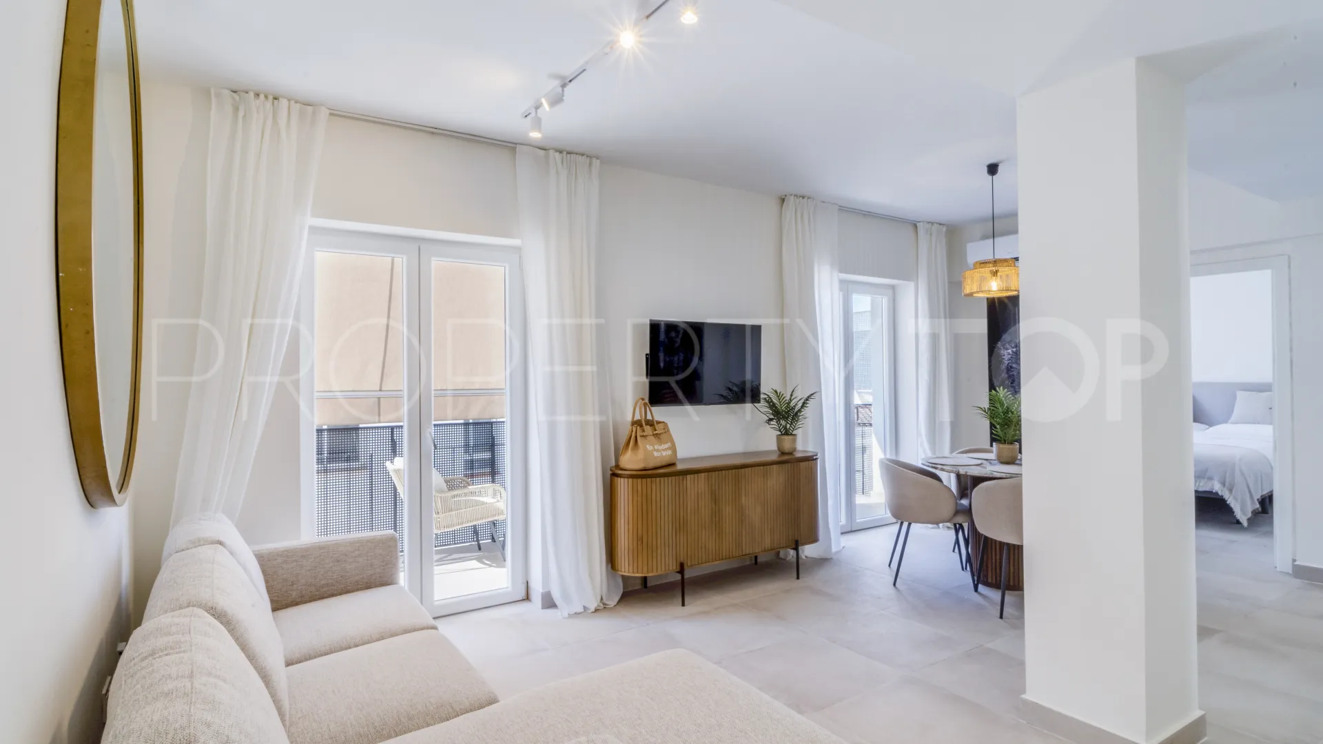 Apartment for sale in Estepona Puerto