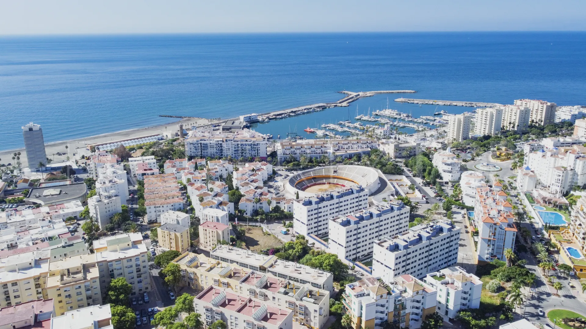 Apartment for sale in Estepona Puerto