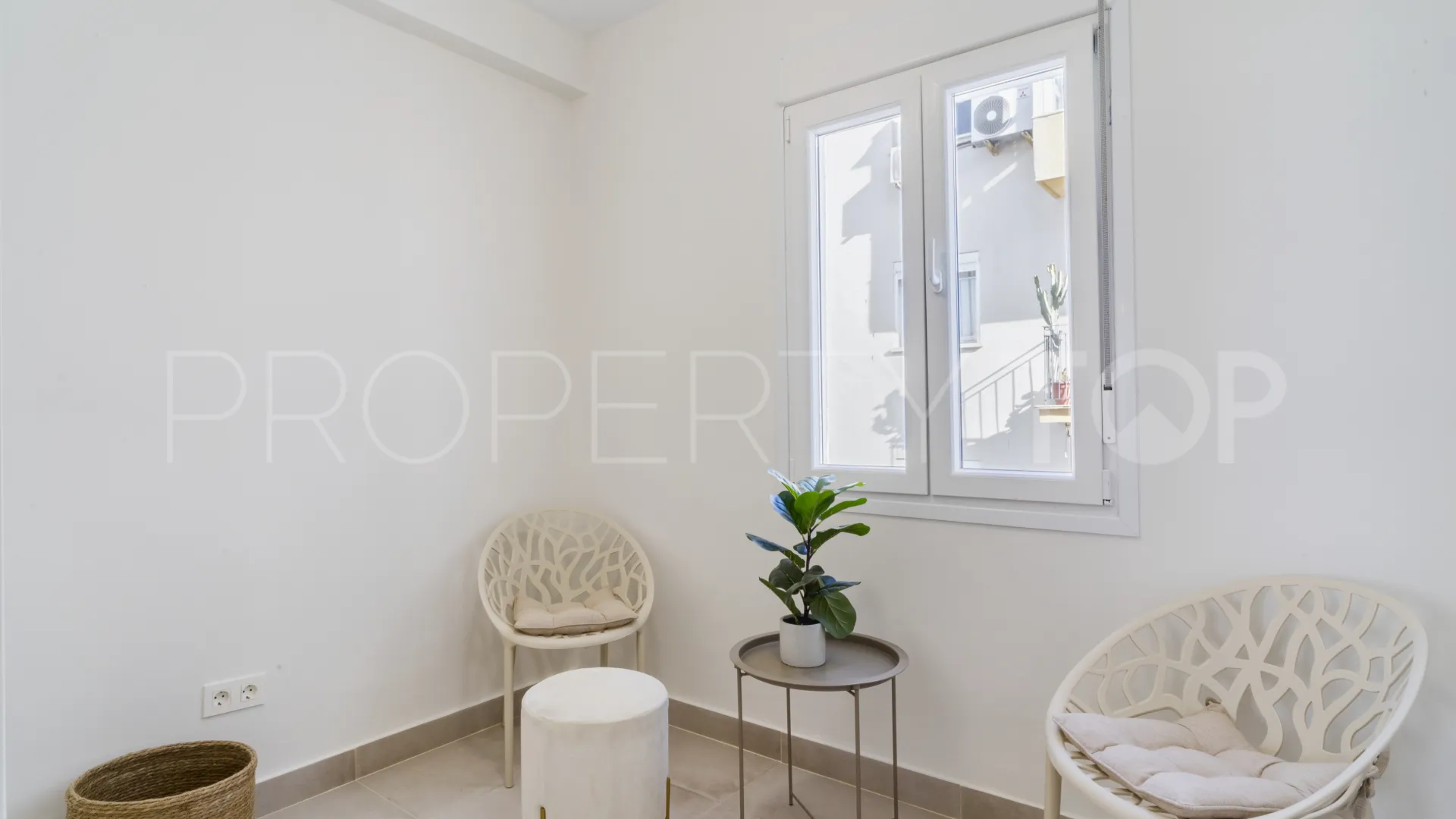 Apartment for sale in Estepona Puerto