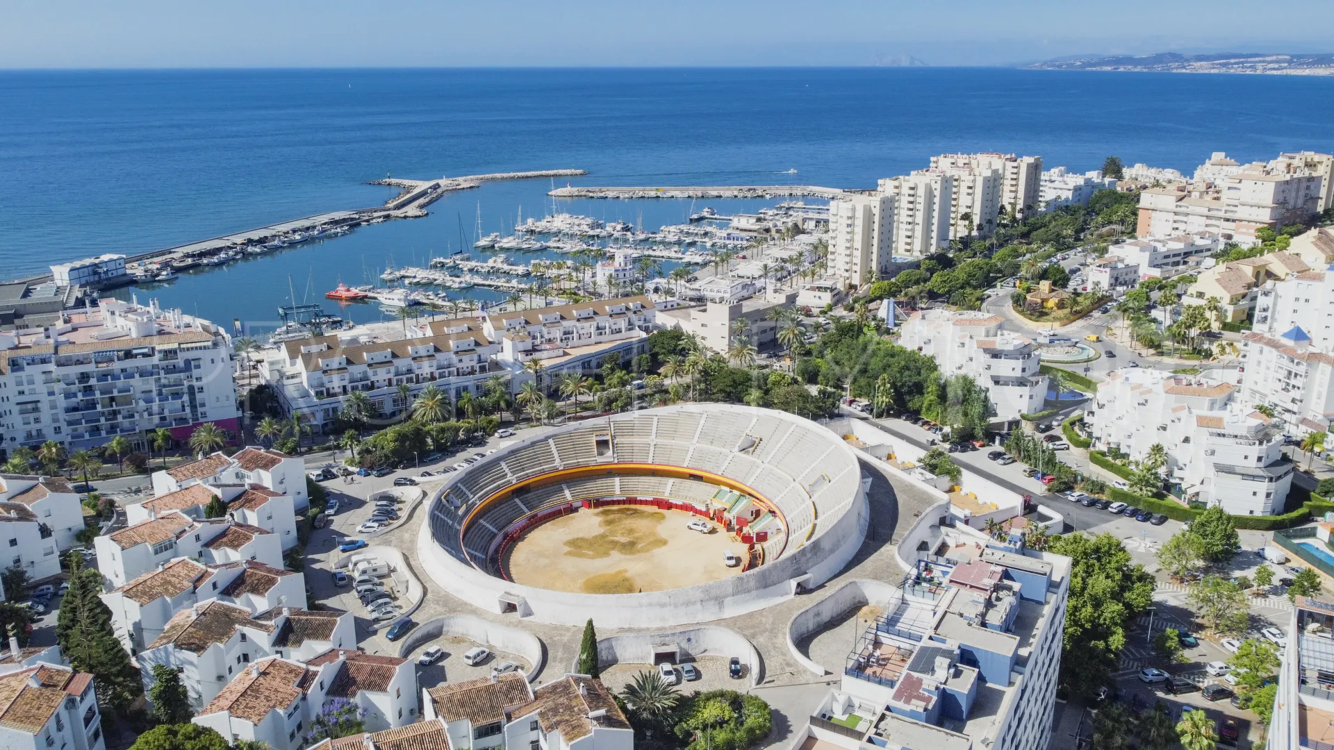 Apartment for sale in Estepona Puerto