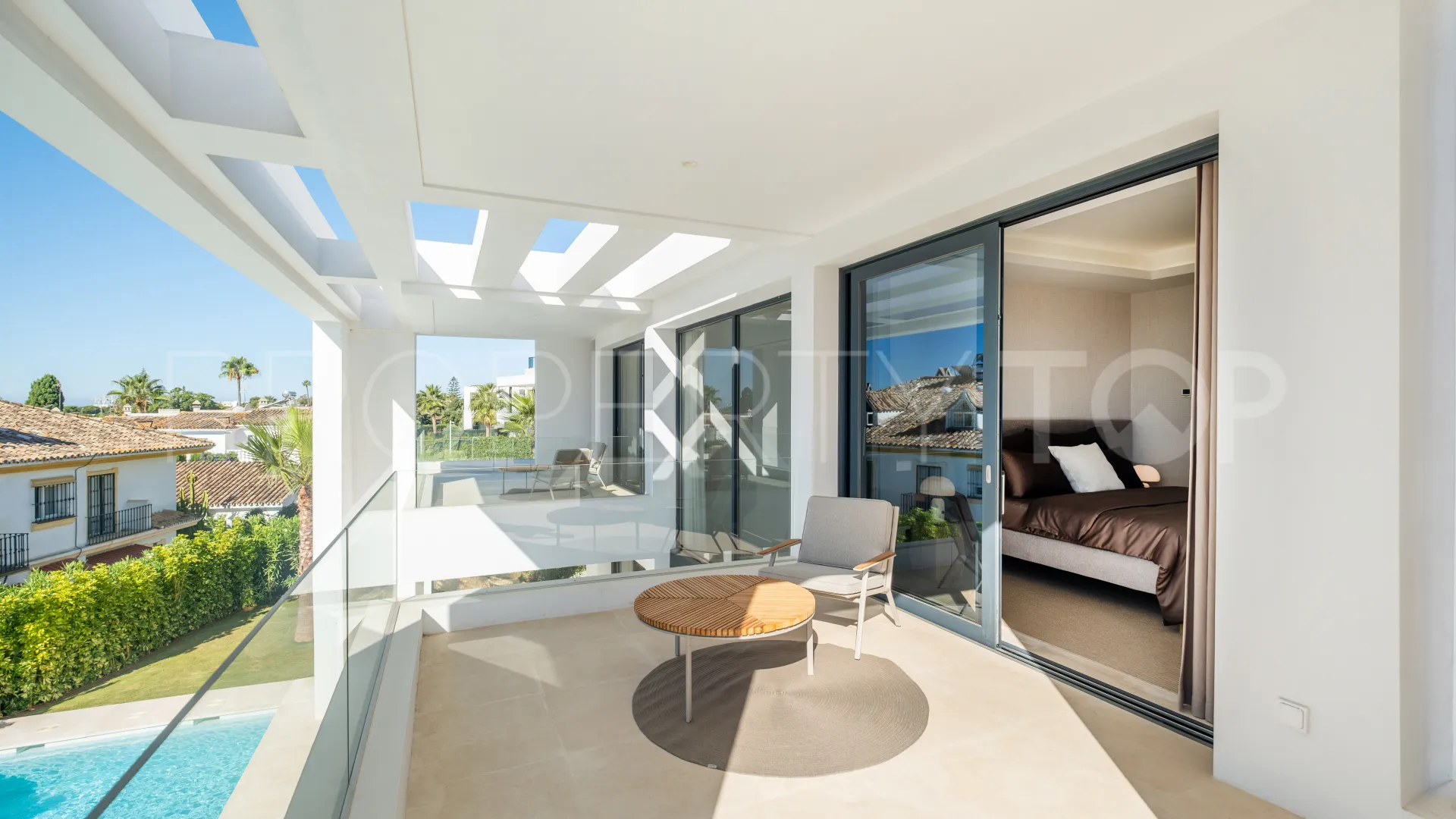 For sale El Paraiso villa with 6 bedrooms
