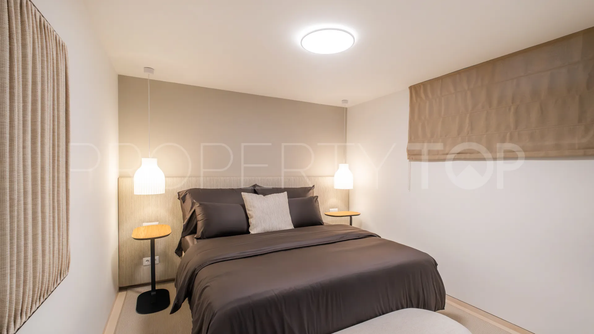 For sale El Paraiso villa with 6 bedrooms
