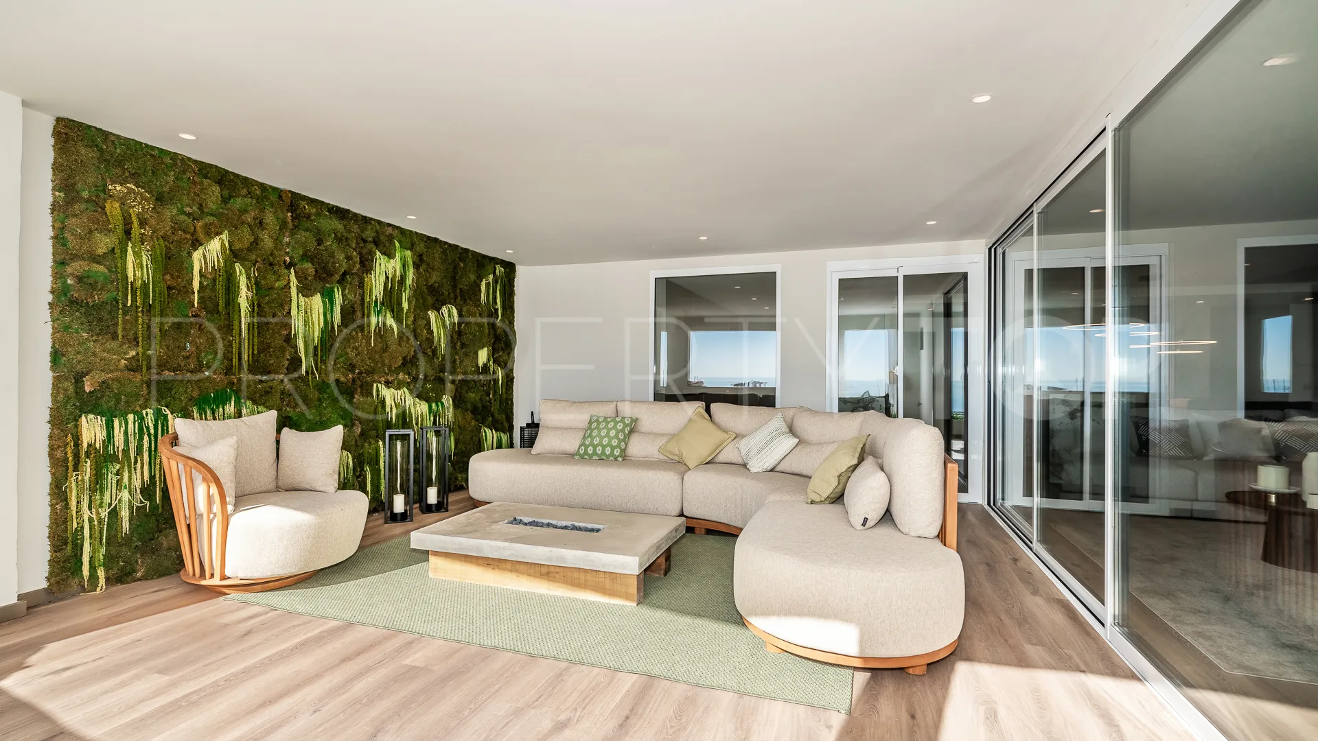 Apartamento de 5 dormitorios a la venta en Marbella - Puerto Banus