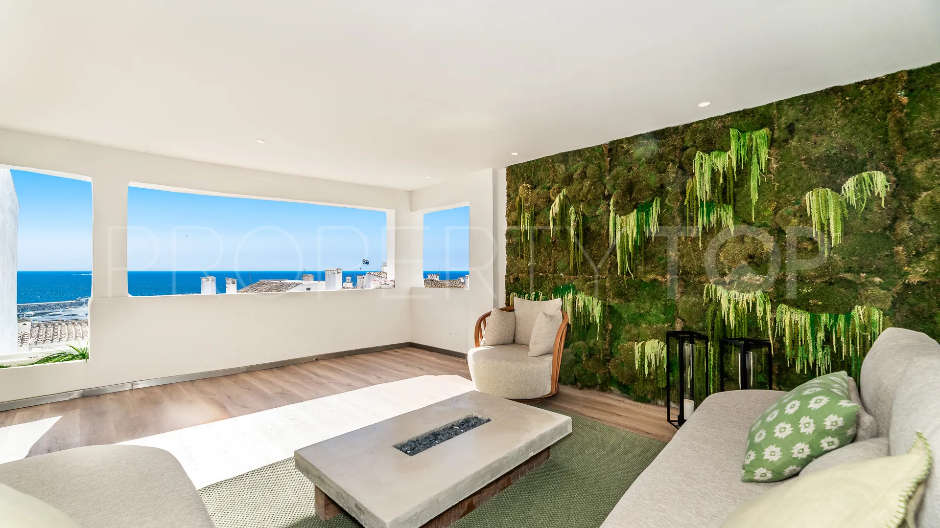 Apartamento de 5 dormitorios a la venta en Marbella - Puerto Banus