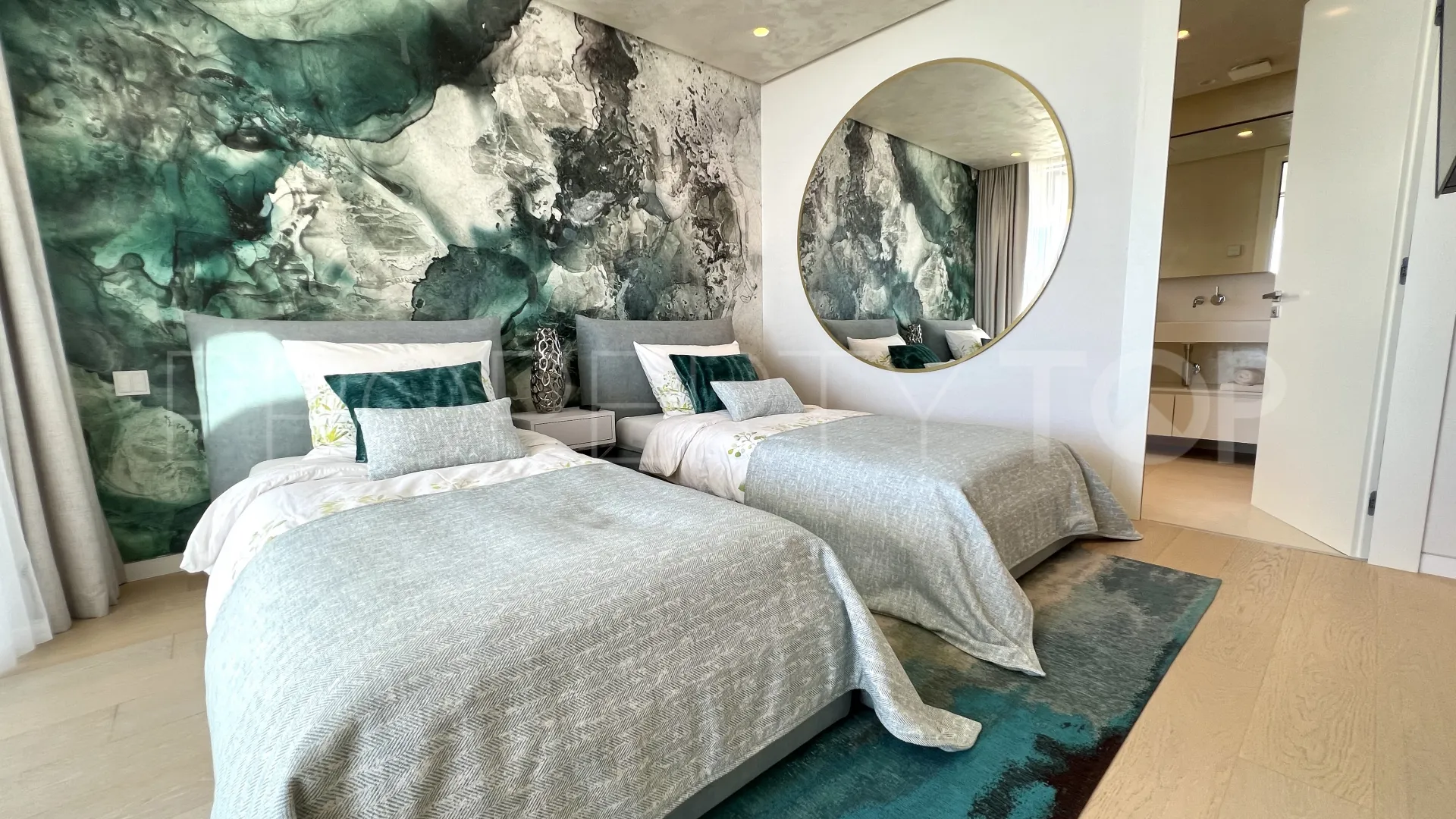 Palo Alto penthouse for sale