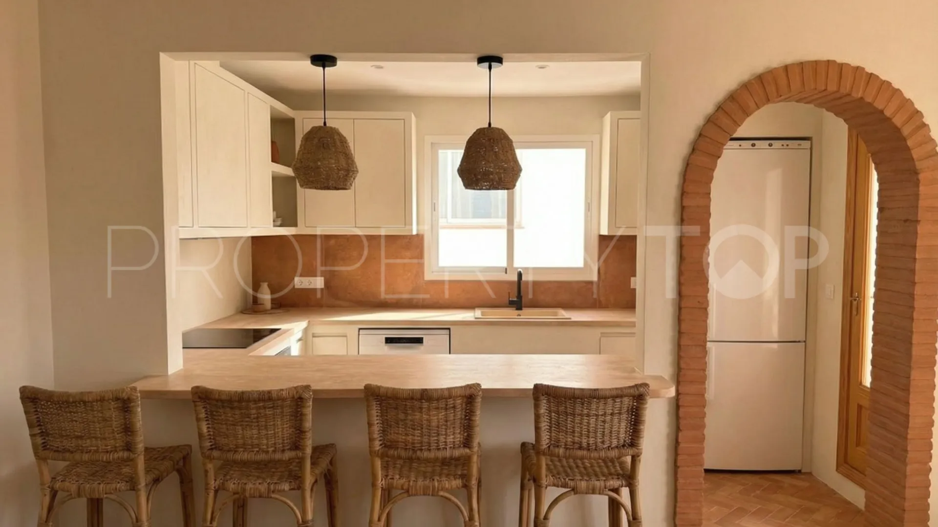 Se vende apartamento con 2 dormitorios en Los Pinos de Aloha