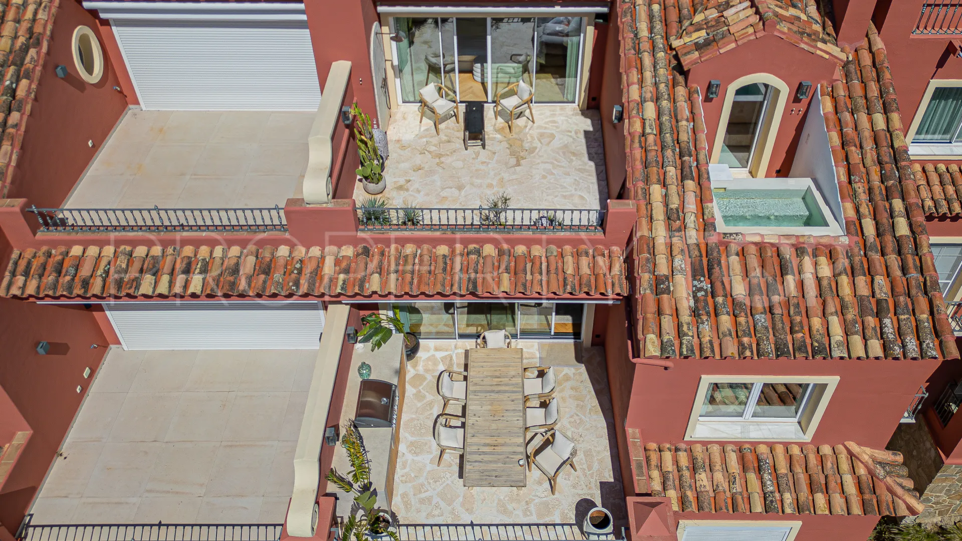Duplex penthouse for sale in Benahavis
