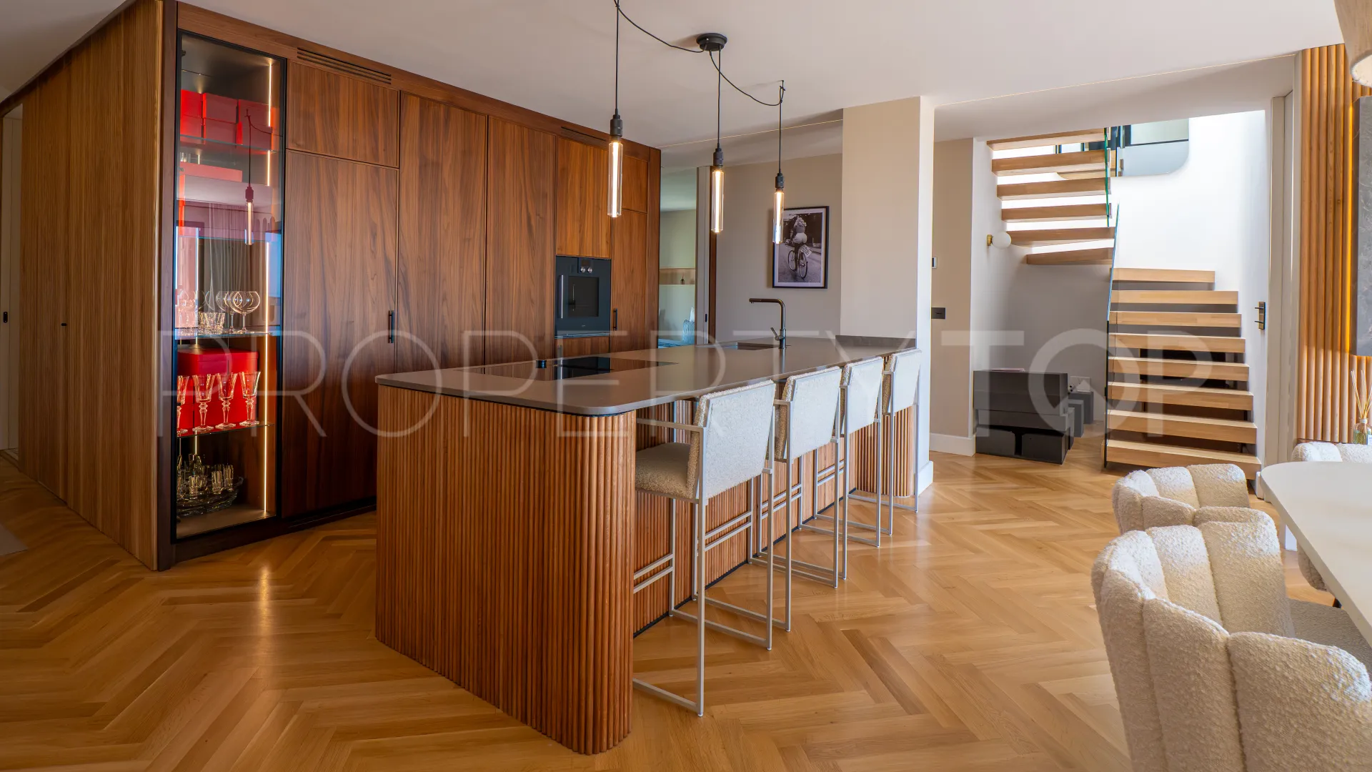 Duplex penthouse for sale in Benahavis