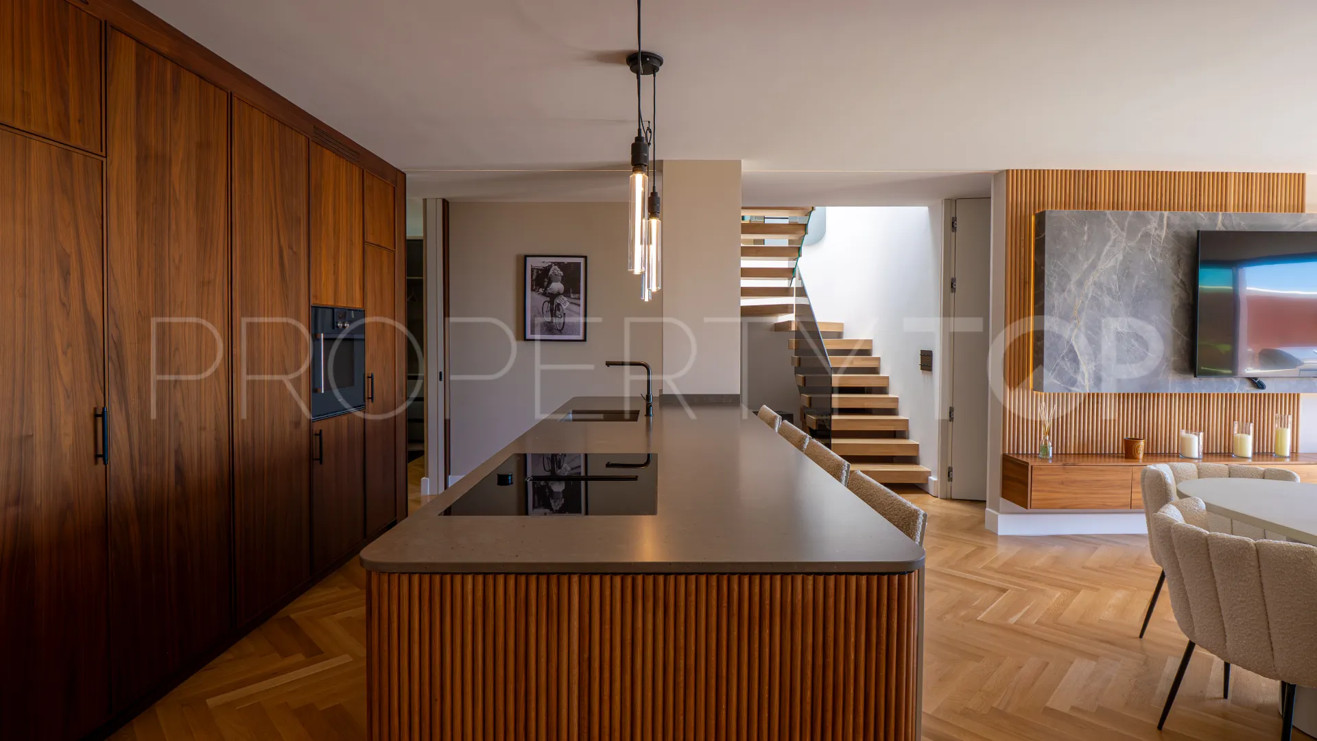 Duplex penthouse for sale in Benahavis