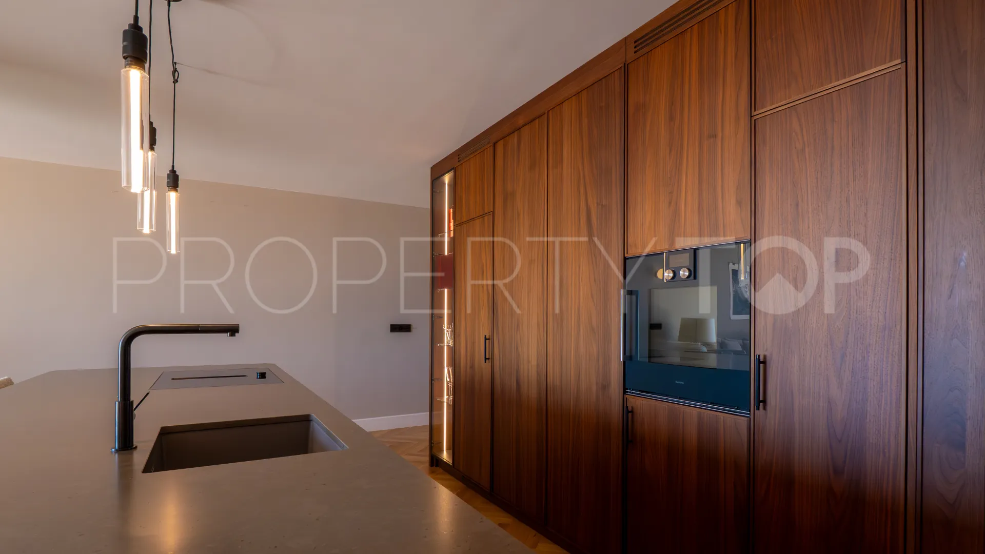 Duplex penthouse for sale in Benahavis