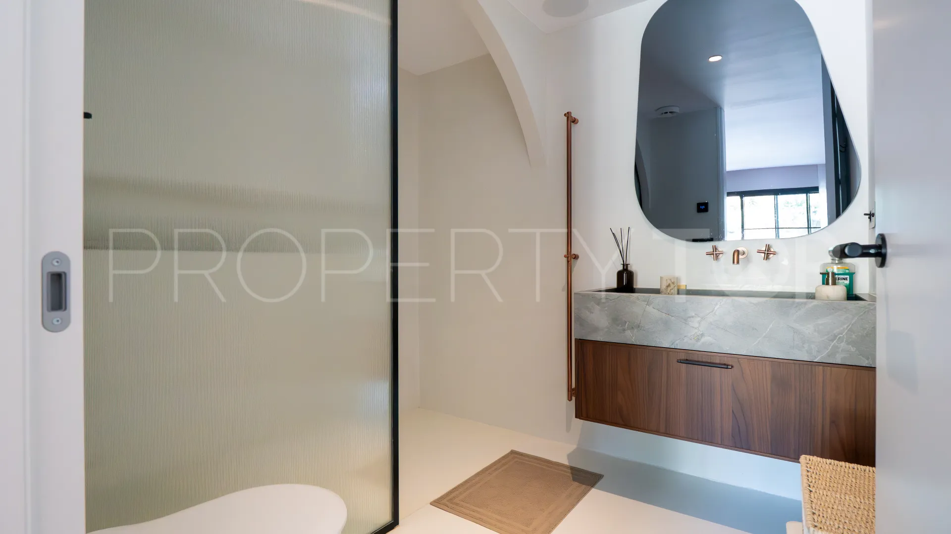 Duplex penthouse for sale in Benahavis