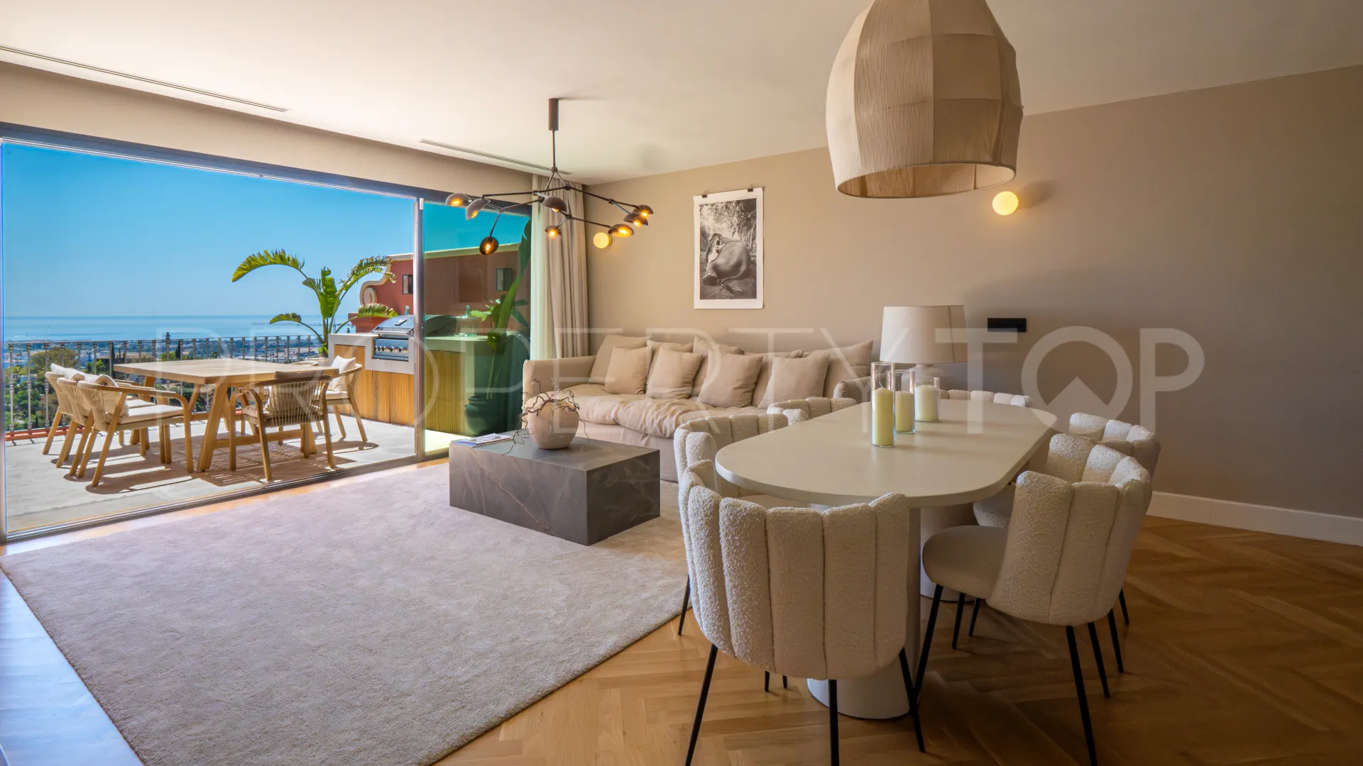 Duplex penthouse for sale in Benahavis