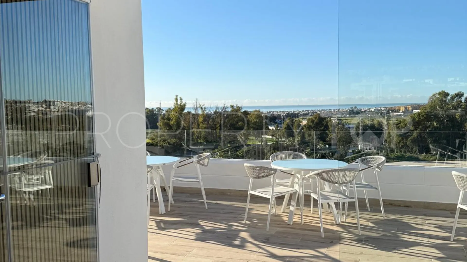 For sale apartment in Albatross Hill